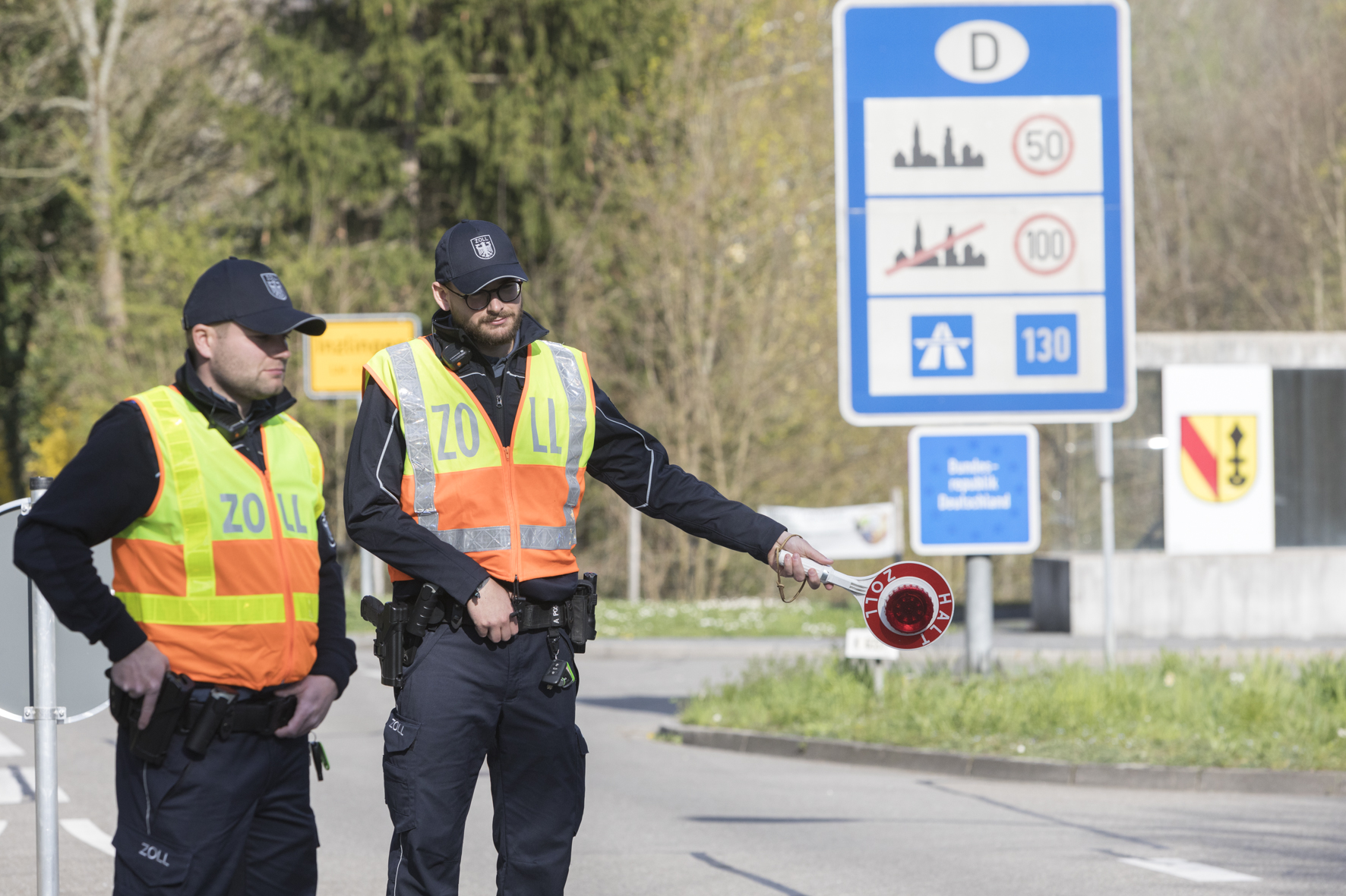 Grenzkontrollen durch Zollbeamte